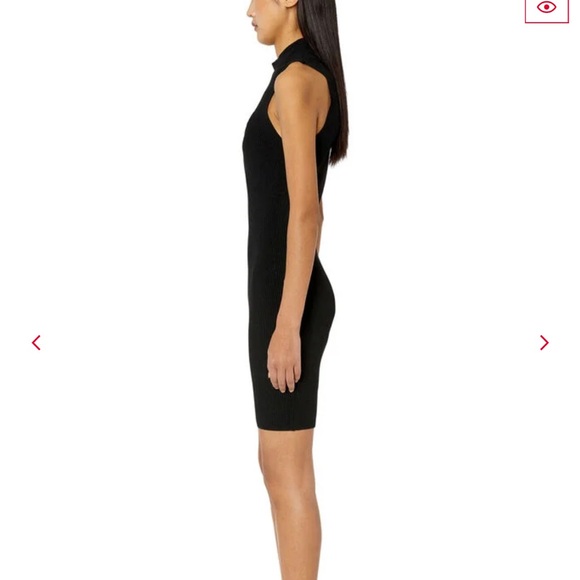 M-Onerva
$450.00
Short dress with cut-out and logo plaque - Picture 4 of 7